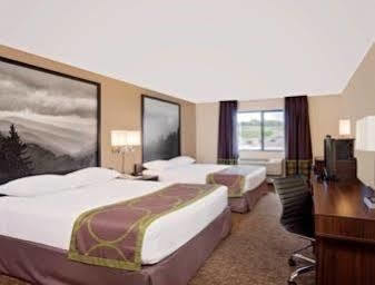 Super 8 By Wyndham Hotel 2*